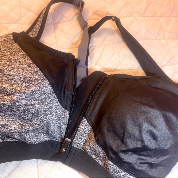 Victoria’s Secret limited edition VSX Black womens sports bra zip double padded - Picture 7 of 16
